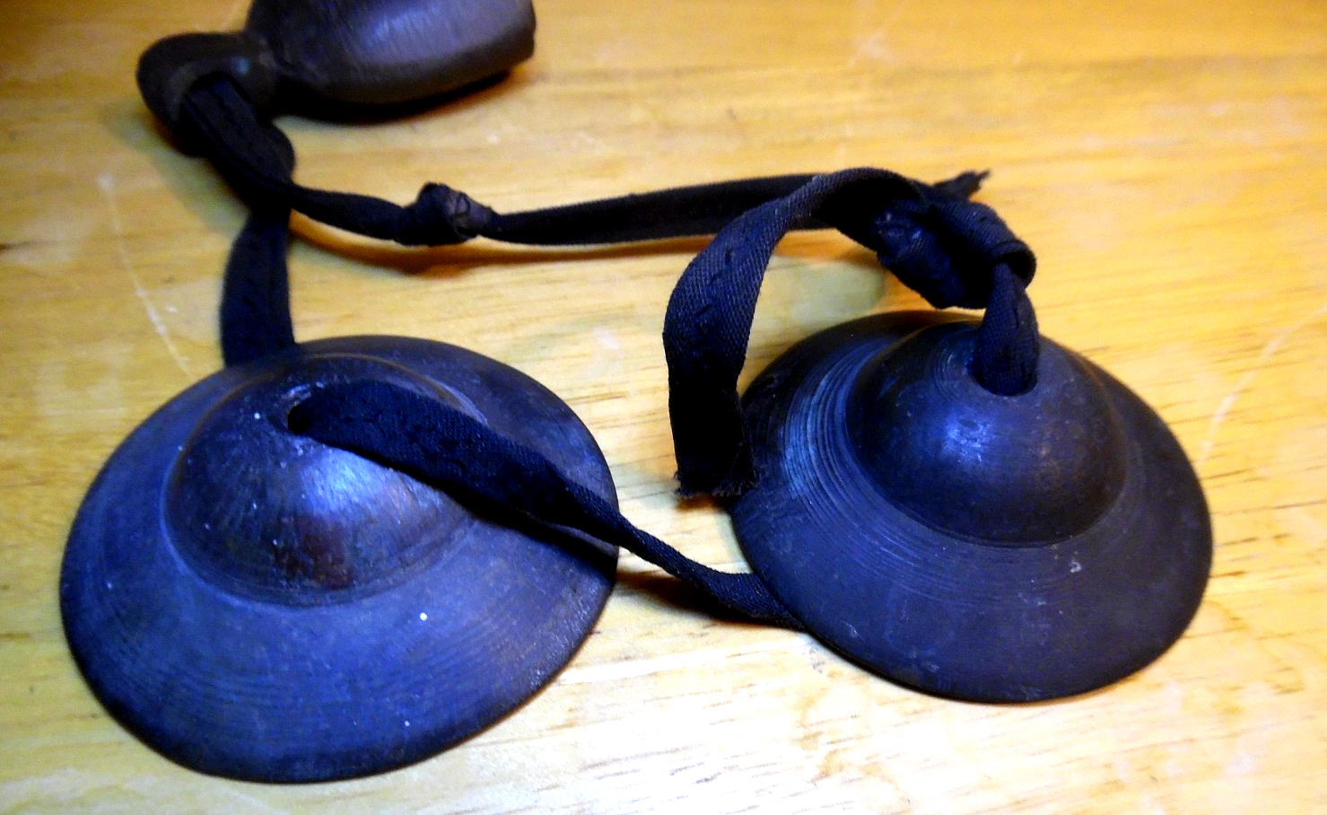 ANTIQUE TIBETAN BUDDHIST TINGSHA BRONZE MEDITATION CYMBALS AND BELL MKD 31-16