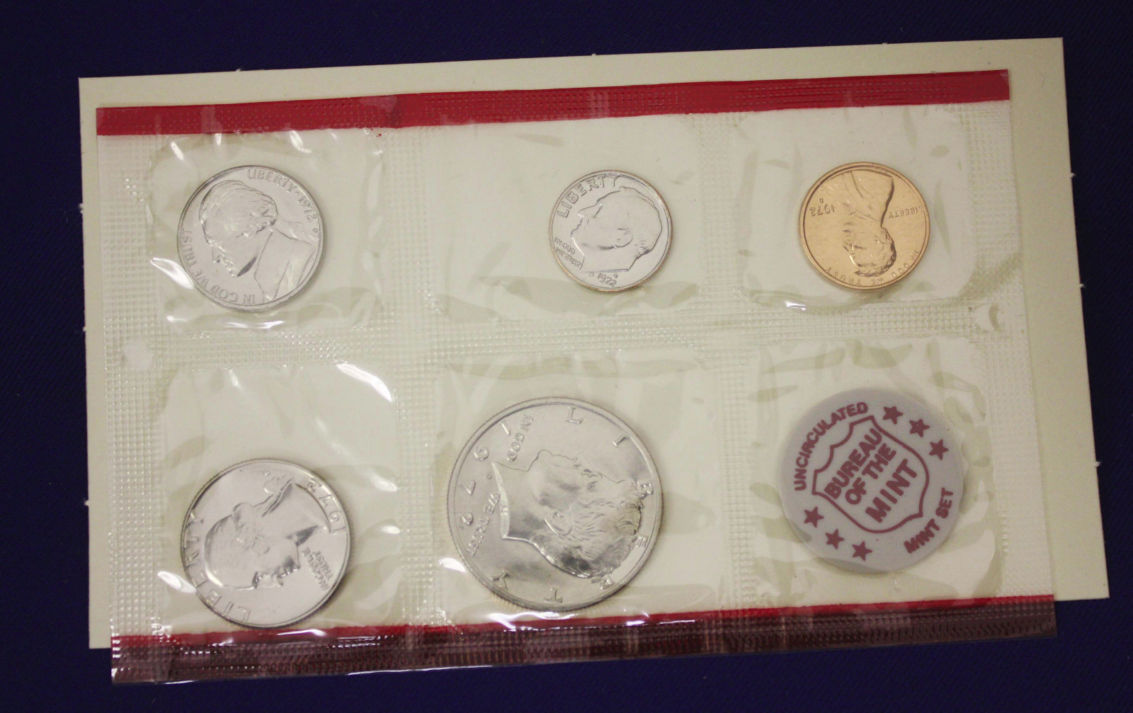 1972 MINT SET ISSUED BY US MINT UNCIRCULATED Genuine