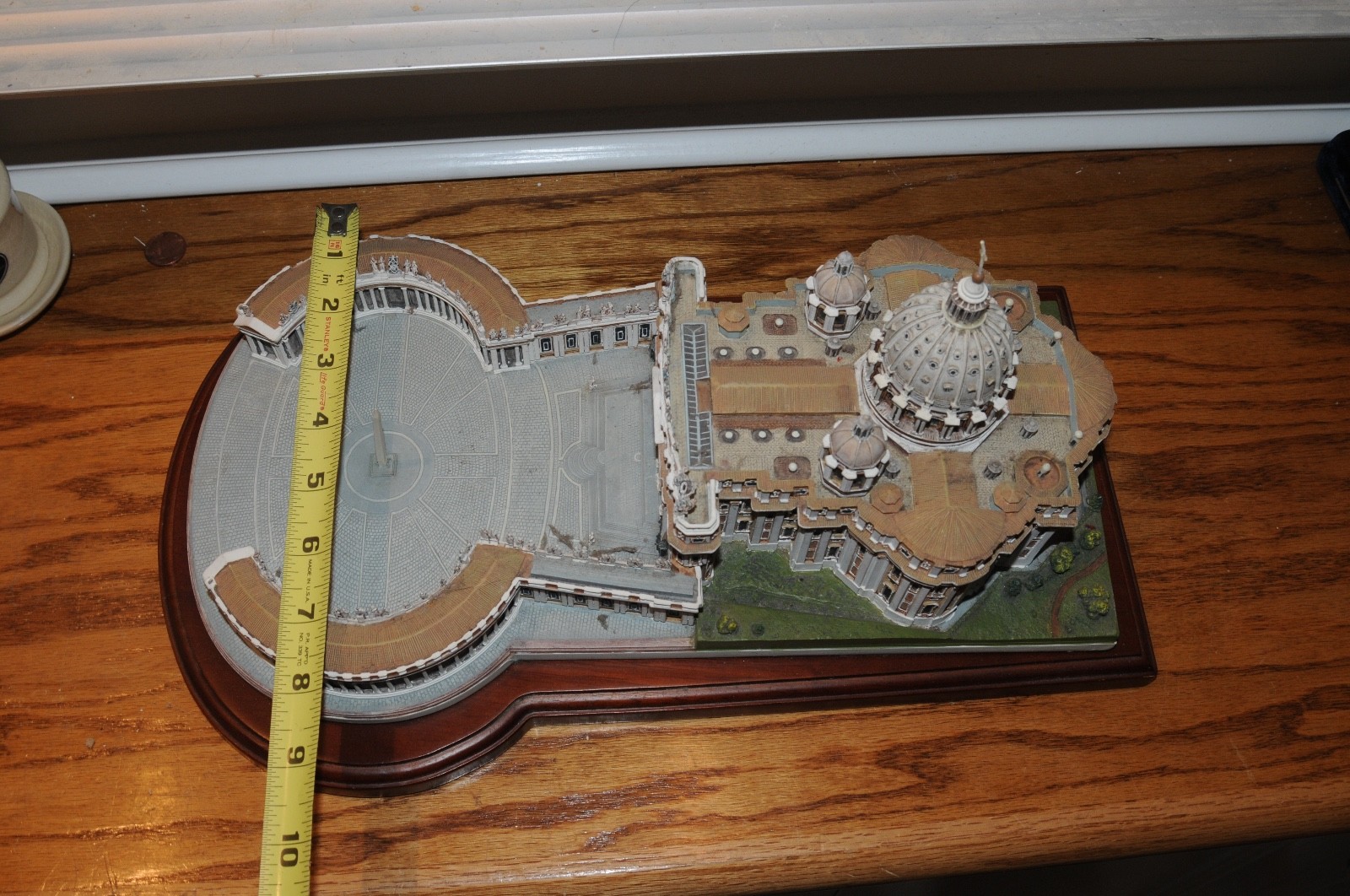 The Vatican St. Peters Basilica Model with Wood Base Religion Christianity *****