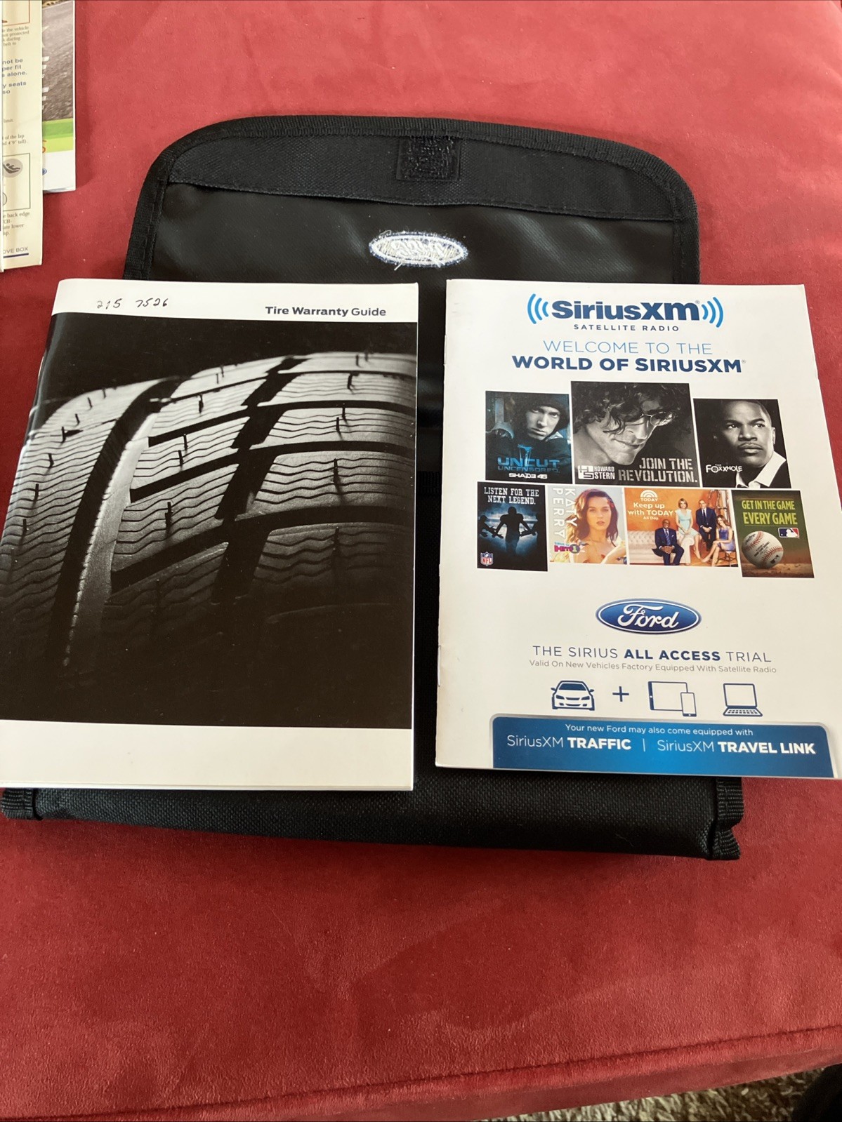 2015 Ford Focus owners manual, quick reference guide and storage case.