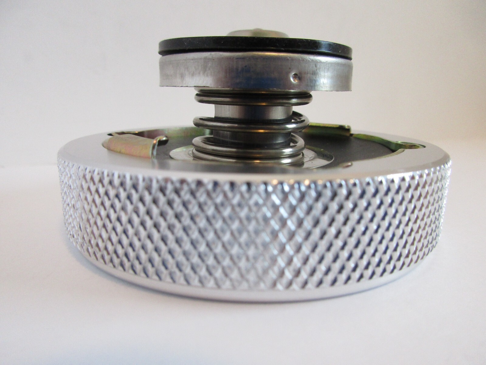 ANODIZED ALUMINUM RADIATOR CAP ROUND 16 LB CHEVY FORD MOPAR HOT ROD #9991