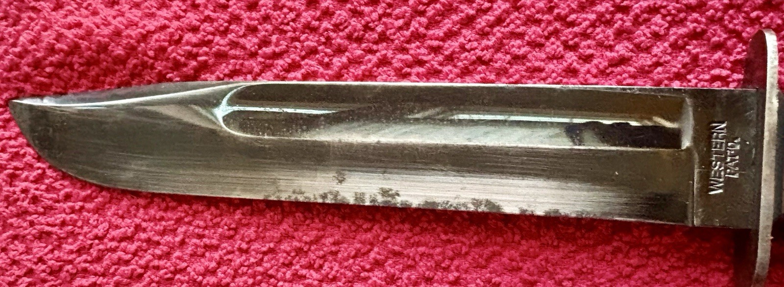 WWII WESTERN G46-8 FIGHTING KNIFE BLUED BLADE WITH CORRECT WWII LEATHER SHEATH