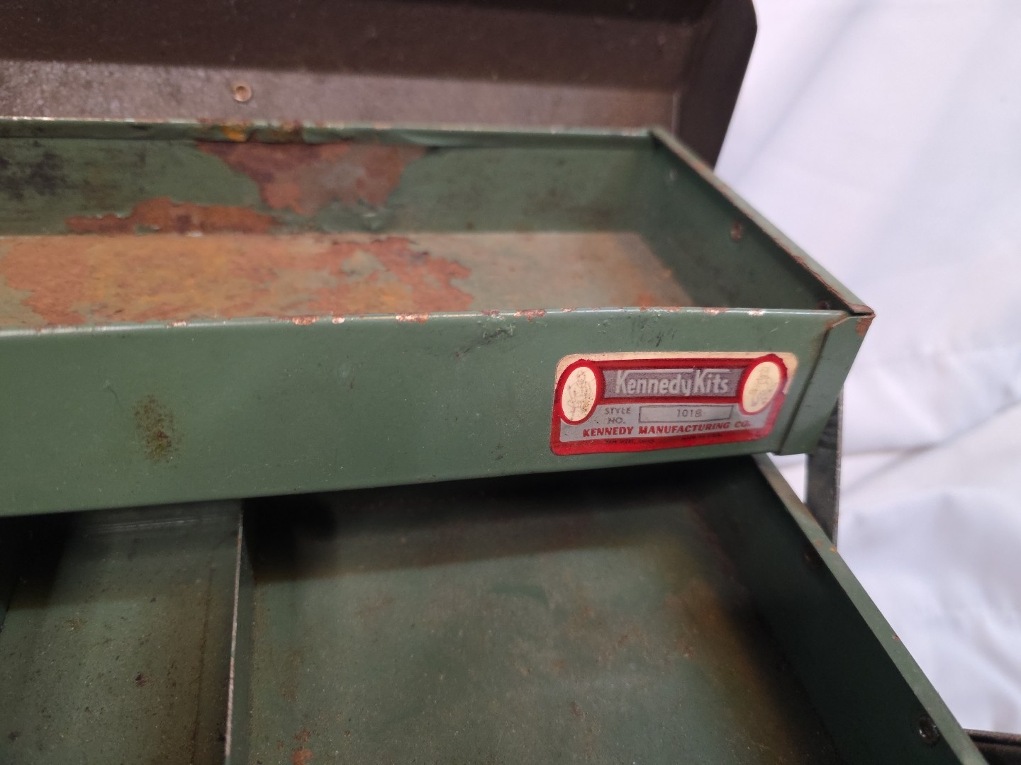 Vintage Kennedy Kits 1018 Cantilever Style Toolbox Tool Box Brown