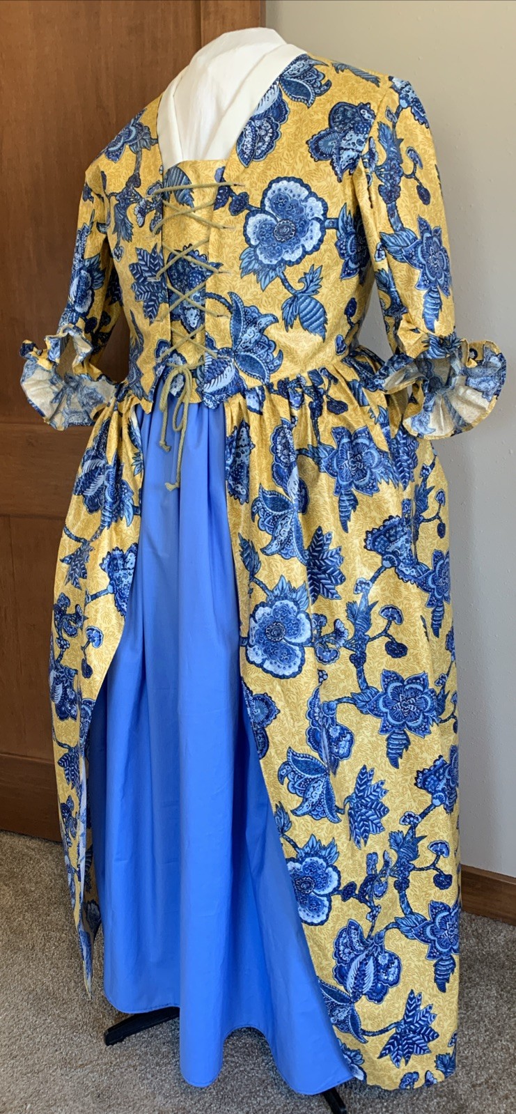 XL Outlander, Colonial/Rev War, Jacobean Botanical Cotton Overdress/Gown NWOT