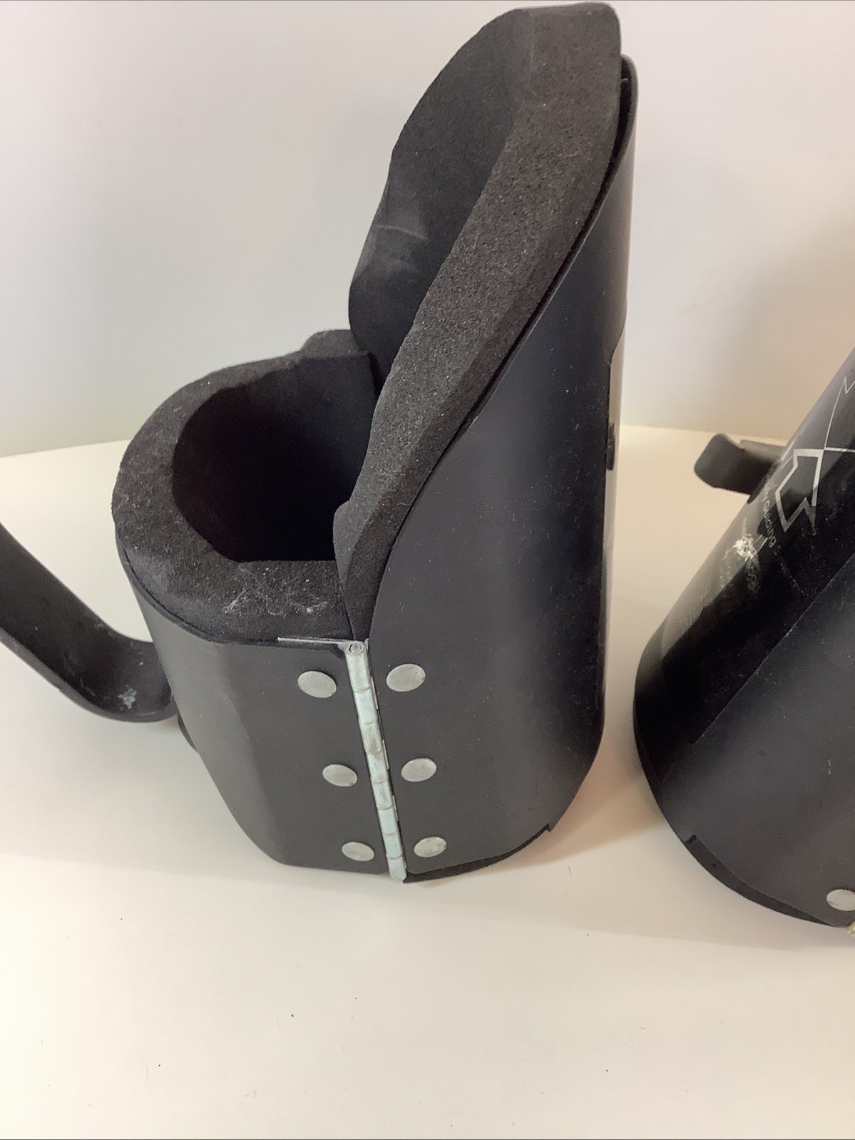 Vintage 1980’s Gravity Guiding System Metal Inversion Boots Ankle Holders w/ Box