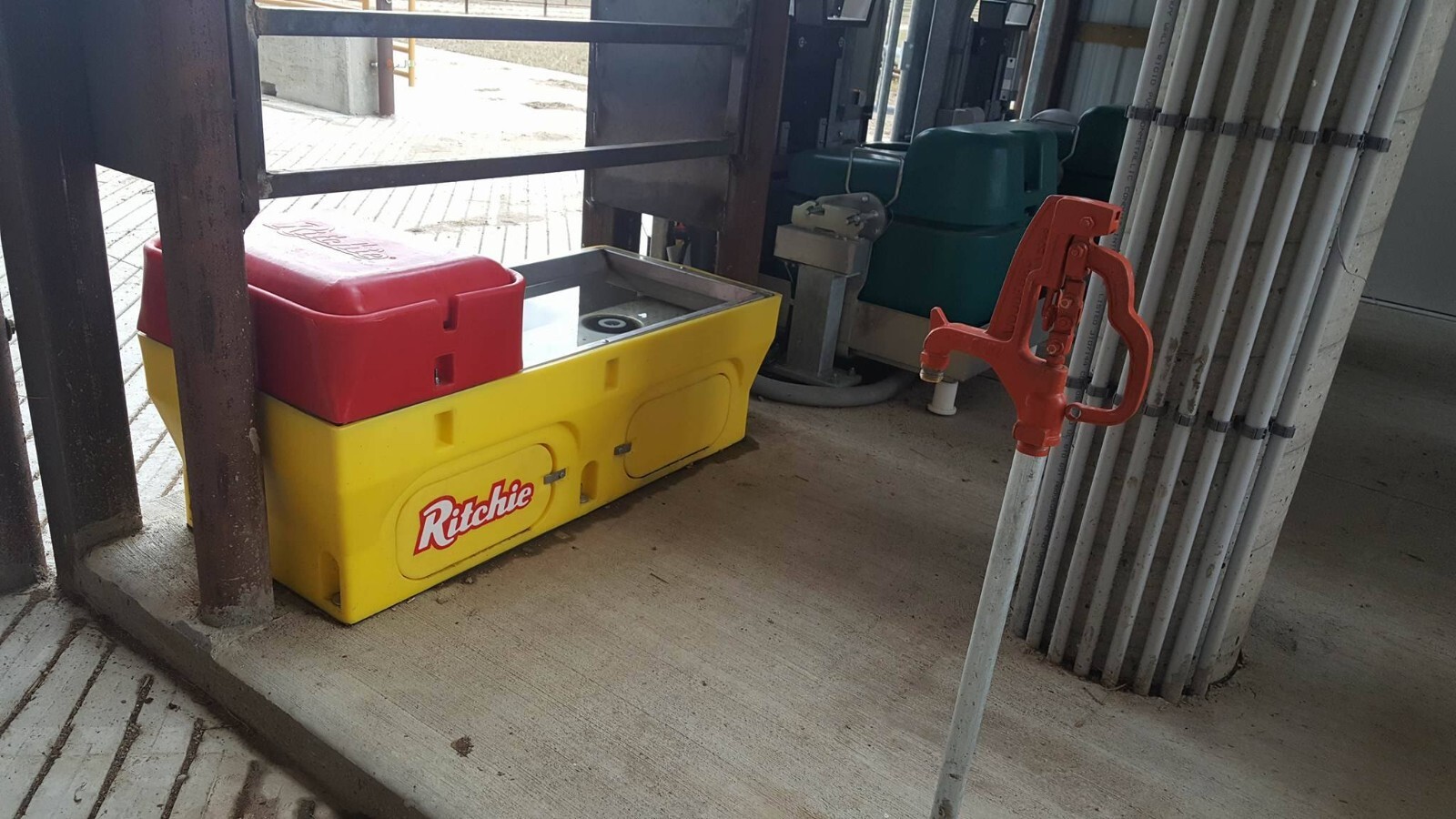 Ritchie CATTLEMASTER 480 CM480 Automatic Heated CATTLE Trough Waterer