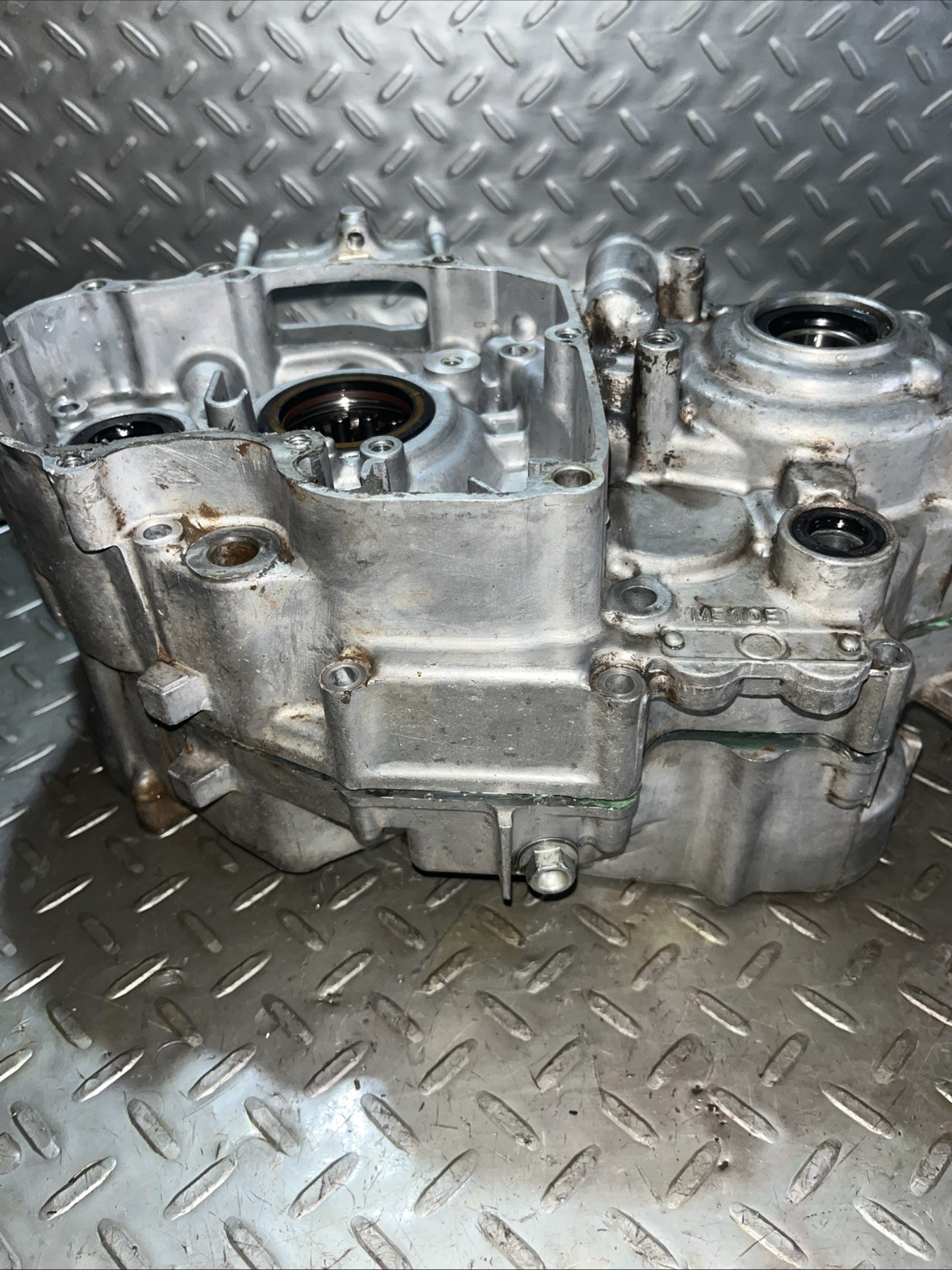 08-09 HONDA CRF250R CRF 250R OEM Left RIGHT CRANK CASE CRANKCASE Engine DAMAGED