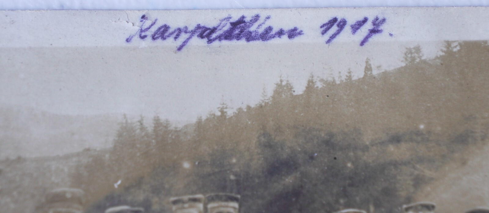 WWI 1917 Photo of 20 German Soldiers in Uniform with Machine Gun Post Card WW1