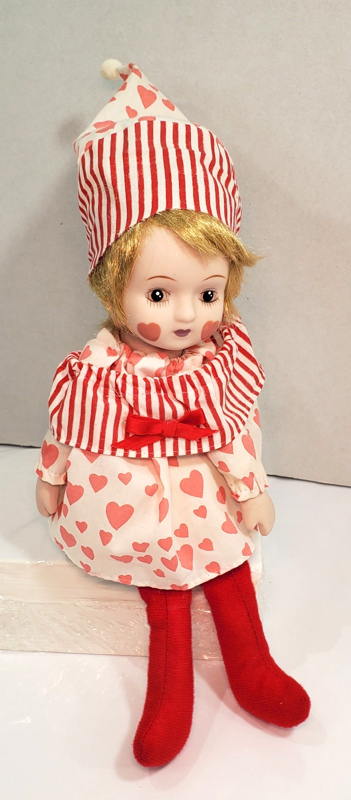 Vintage Wind-Up Musical Clown Doll Bisque Face Hands Plays MEMORY