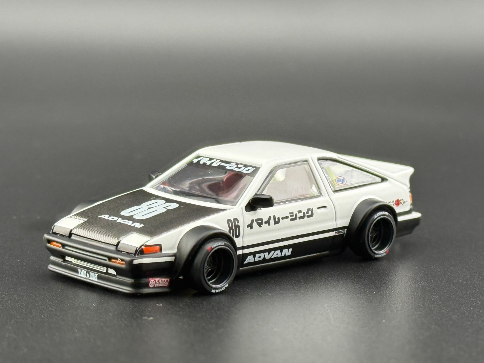 Kaido House x Mini GT Toyota AE86 Sprinter Trueno Kaido Street V1 #180 1/64
