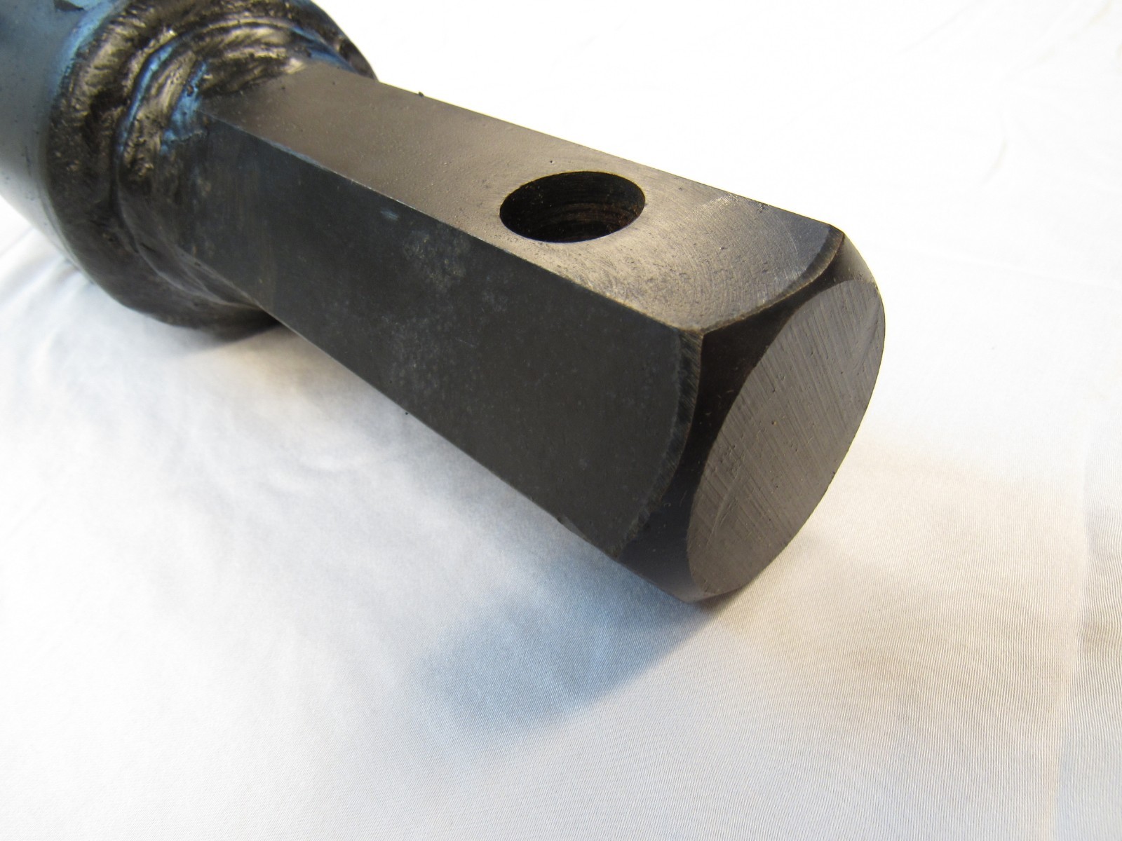 Lowe Auger Bit Conversion Adapter, 2 9/16 Round to 2 Hex