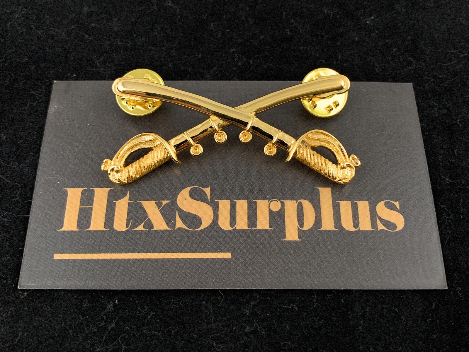 ☀️US Army Cavalry Gold Crossed Sabers Hat Pin, Cav Branch Insignia, Large 2-1/4"