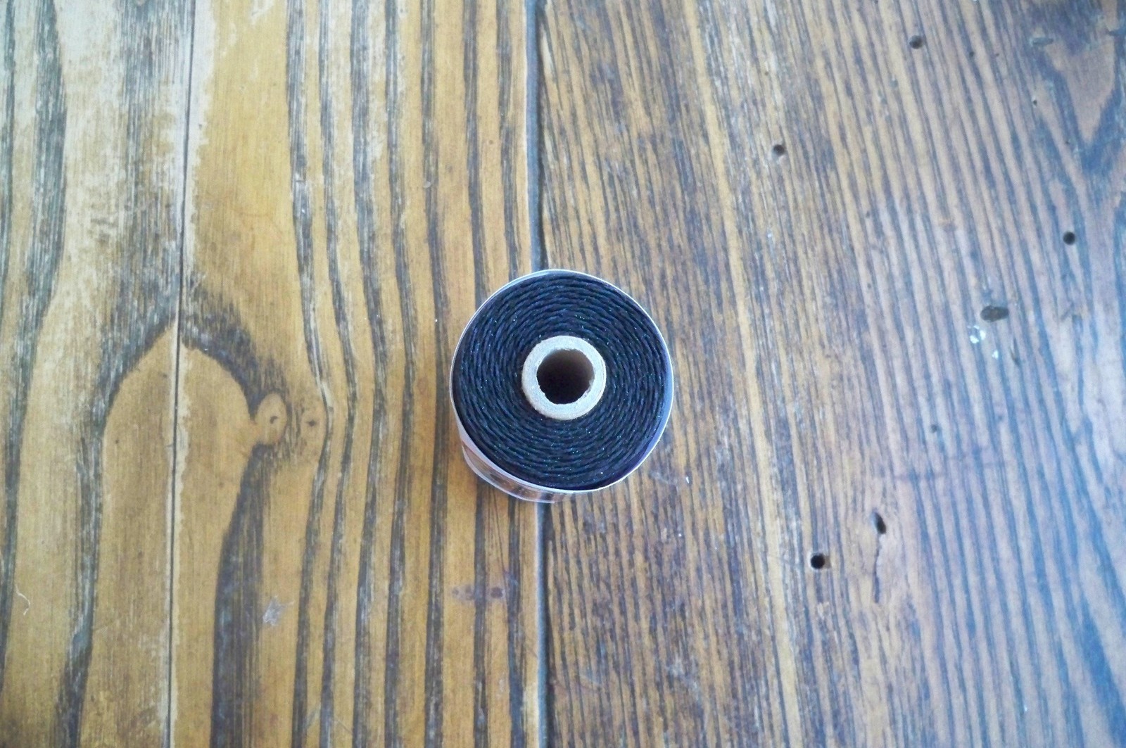 Crawford Waxed Linen Thread 4 Ply 50 gr 100 +/- Yards BLACK-FREE SHIPPING