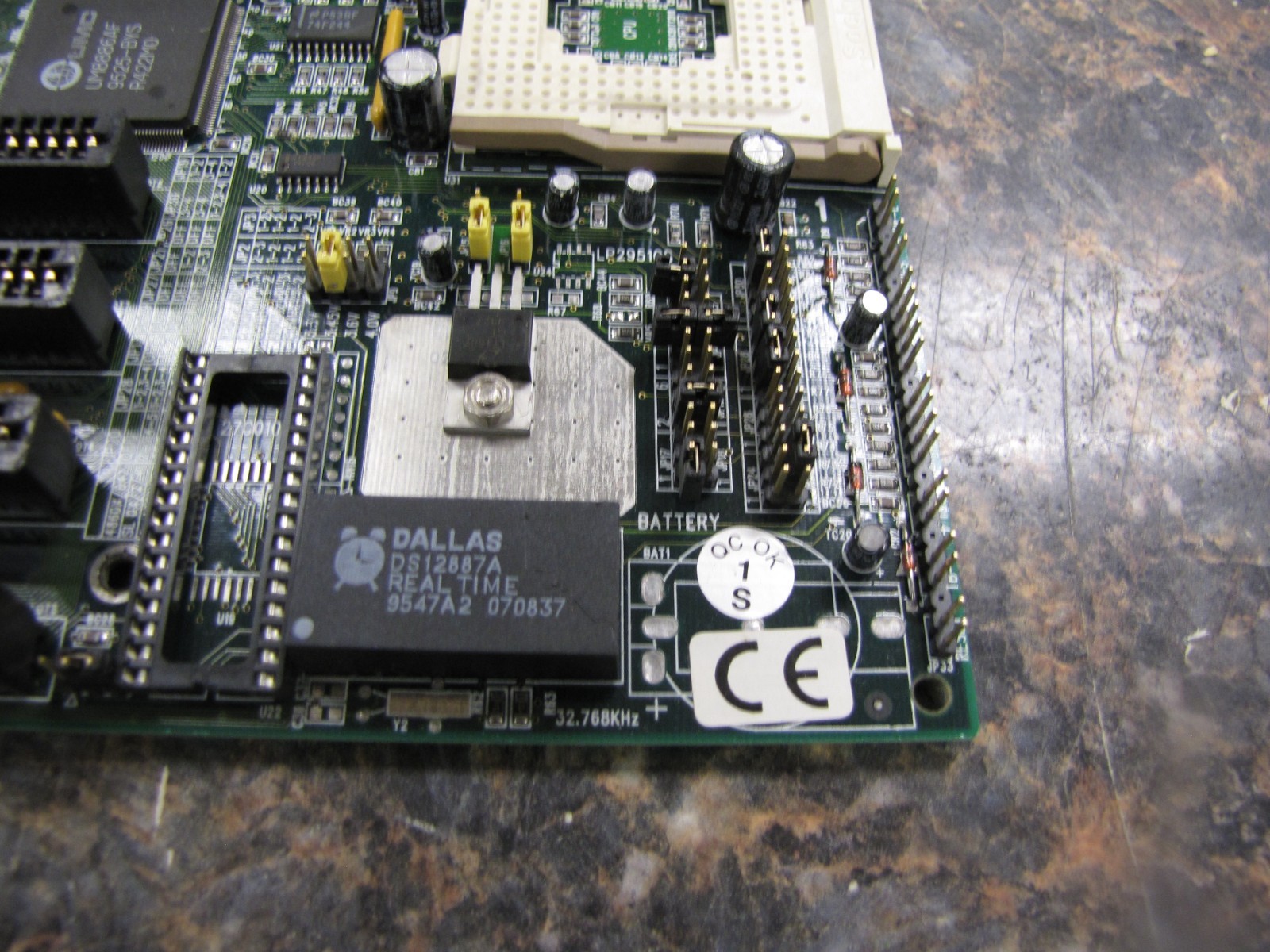 Vintage Socket 3 Baby-AT Motherboard UMC UM8886AF/UM8881F Chip - new condition!