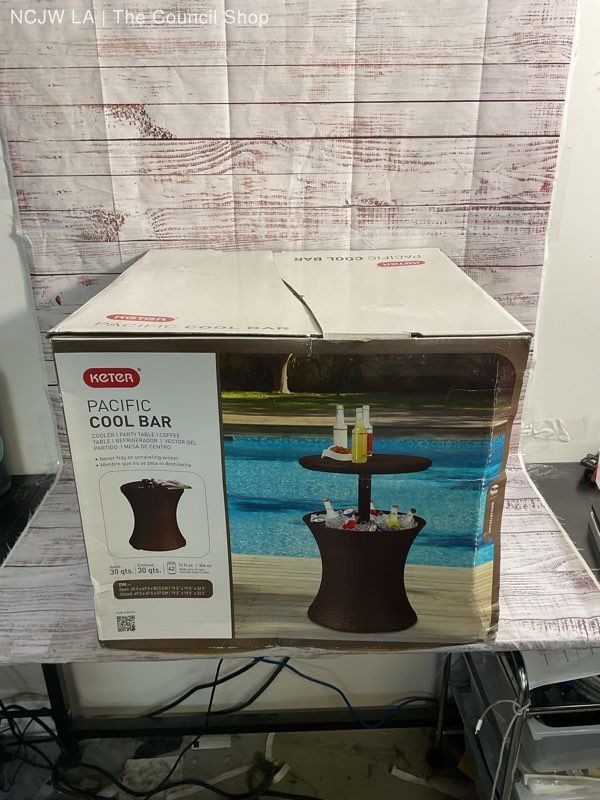 New Open Box Keter Pacific Cool Bar Outdoor Patio Furniture & Hot Tub Side Table