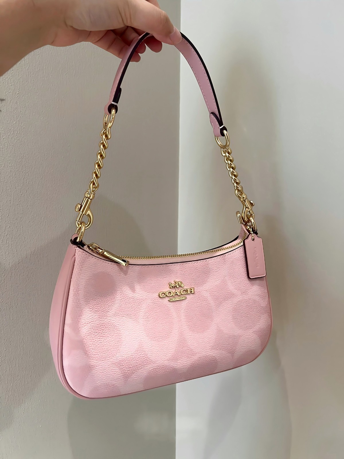 Outlet Product Coach CAL51 Teri Shoulder Bag In Signature Canvas Powder Pink