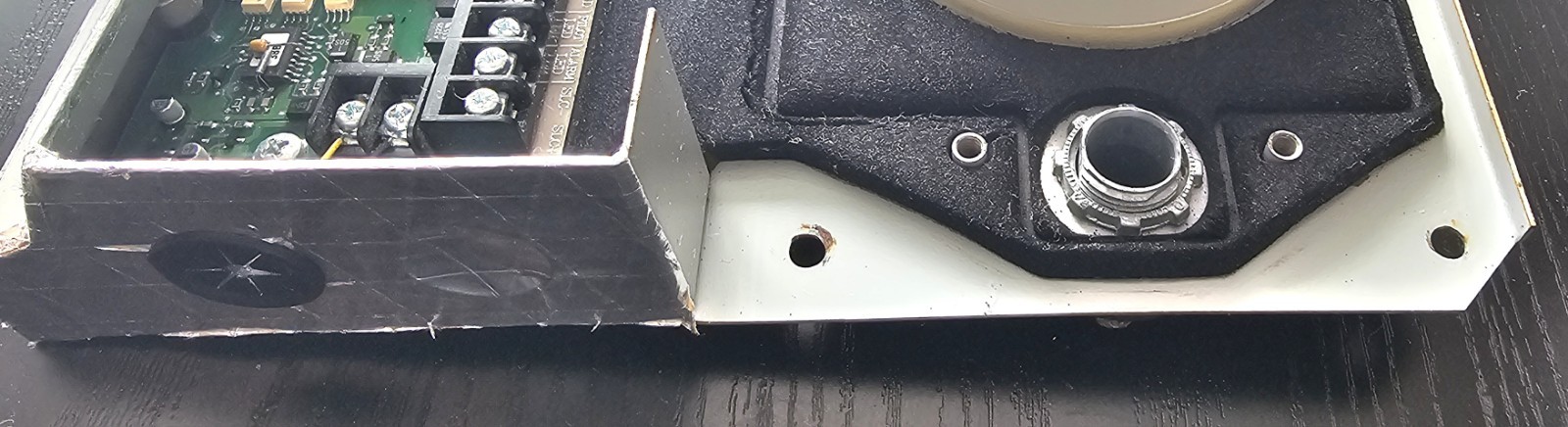 SILENT KNIGHT SD505-ADHR Duct Detector (built-in Relay) w/SD505-APS Smoke Head