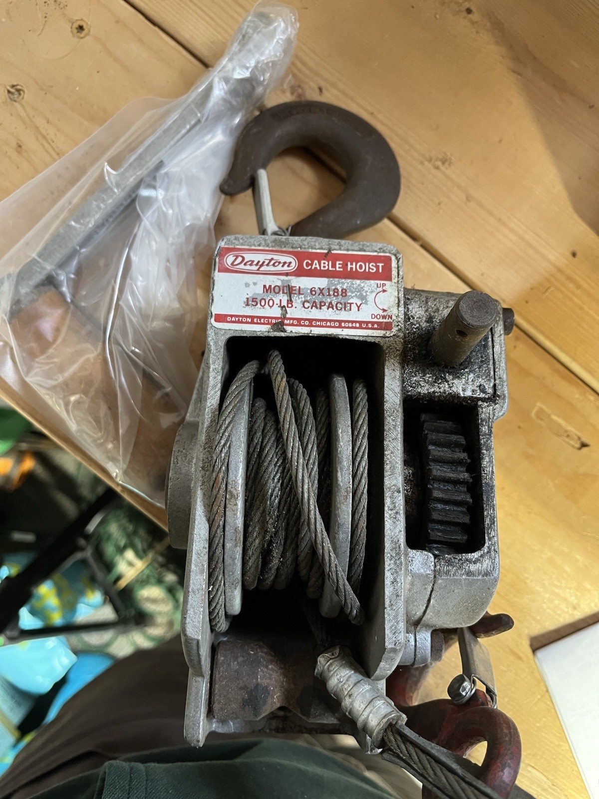 Dayton Cable Hoist 6X188 1500 LB CAPACITY USA