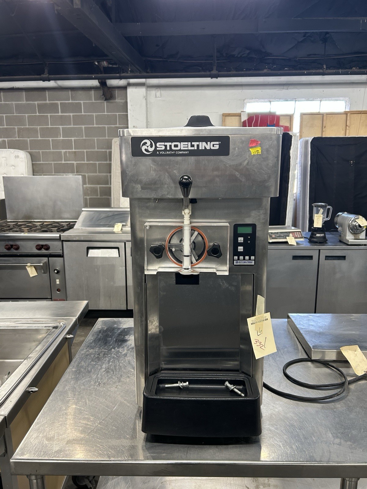 Stoelting F111-38I Soft Serve Ice Cream/Yogurt Dispenser, Air Cooled