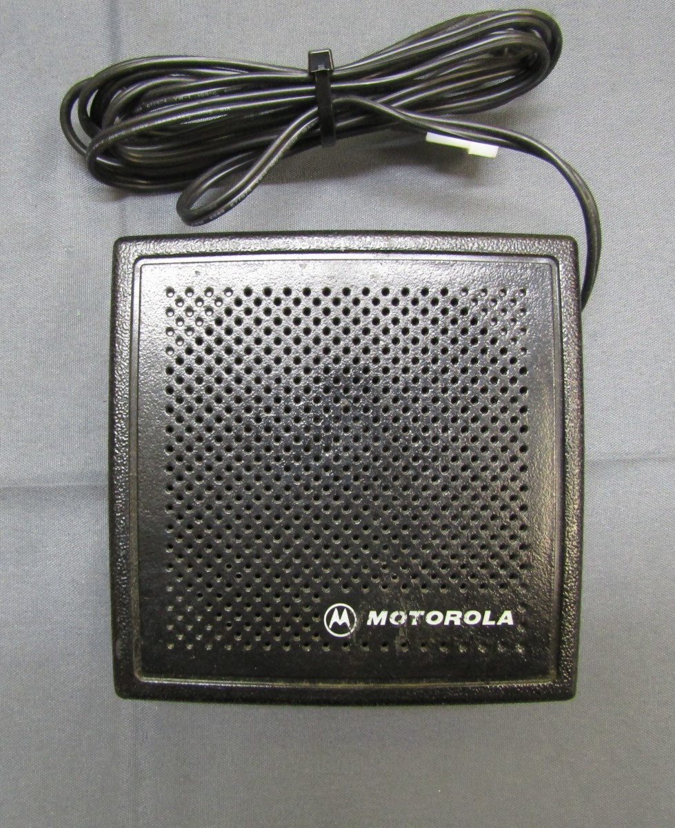 Motorola XTL2500 450-520 MHz UHF Remote Head Two Way Radio M21SSM9PW1AN