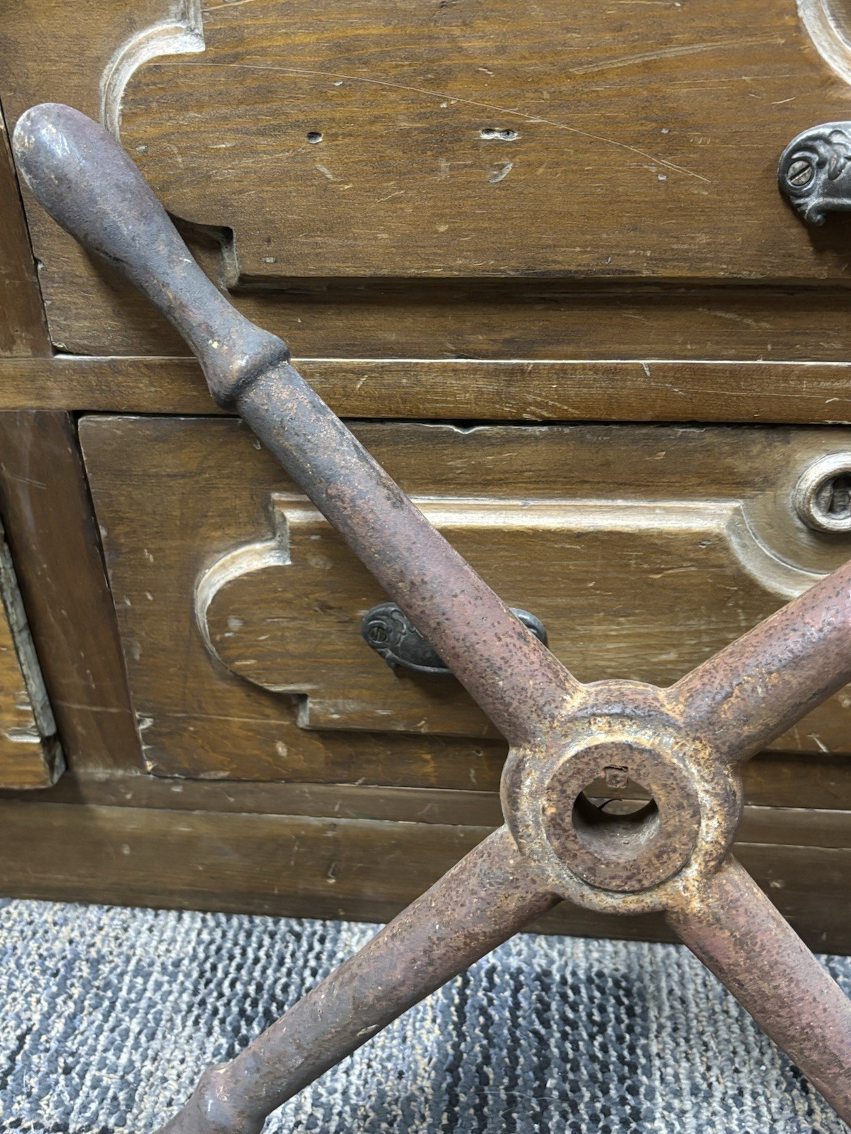 4 SPOKE MACHINE HANDWHEEL antique post drill tool crank handle steampunk table