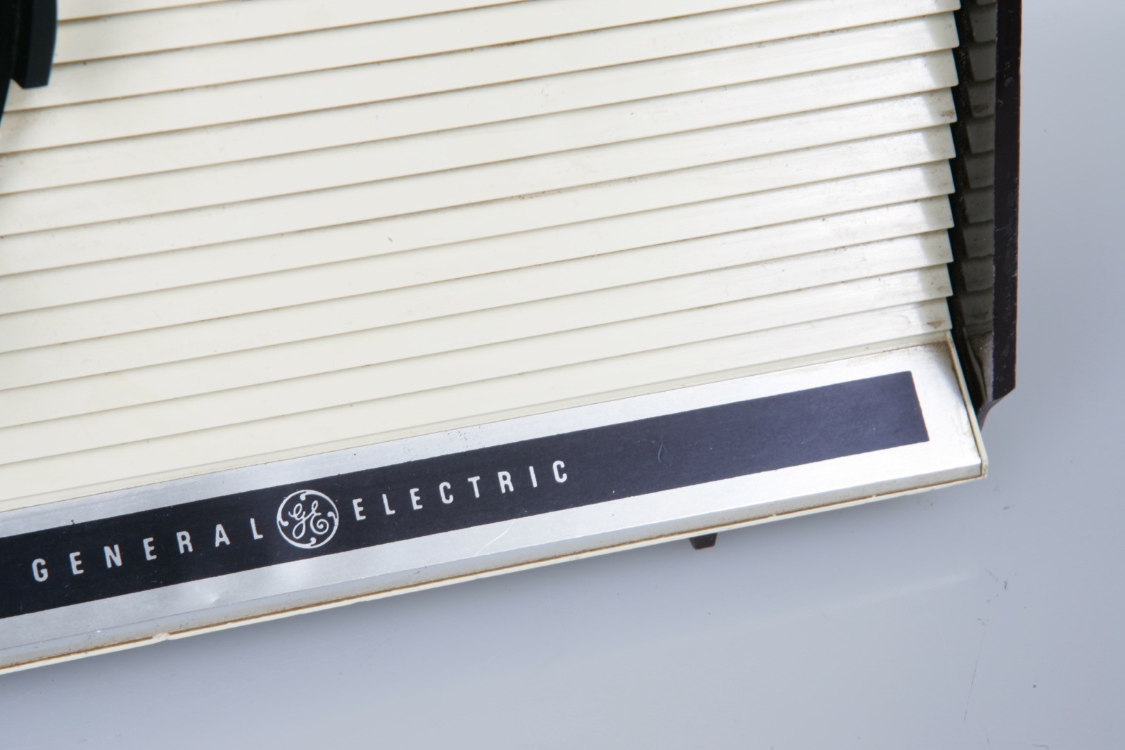 1957 GE Atomic Dial Beam Tube Radio "Leave It To Beaver" Model 860 WORKS Great!