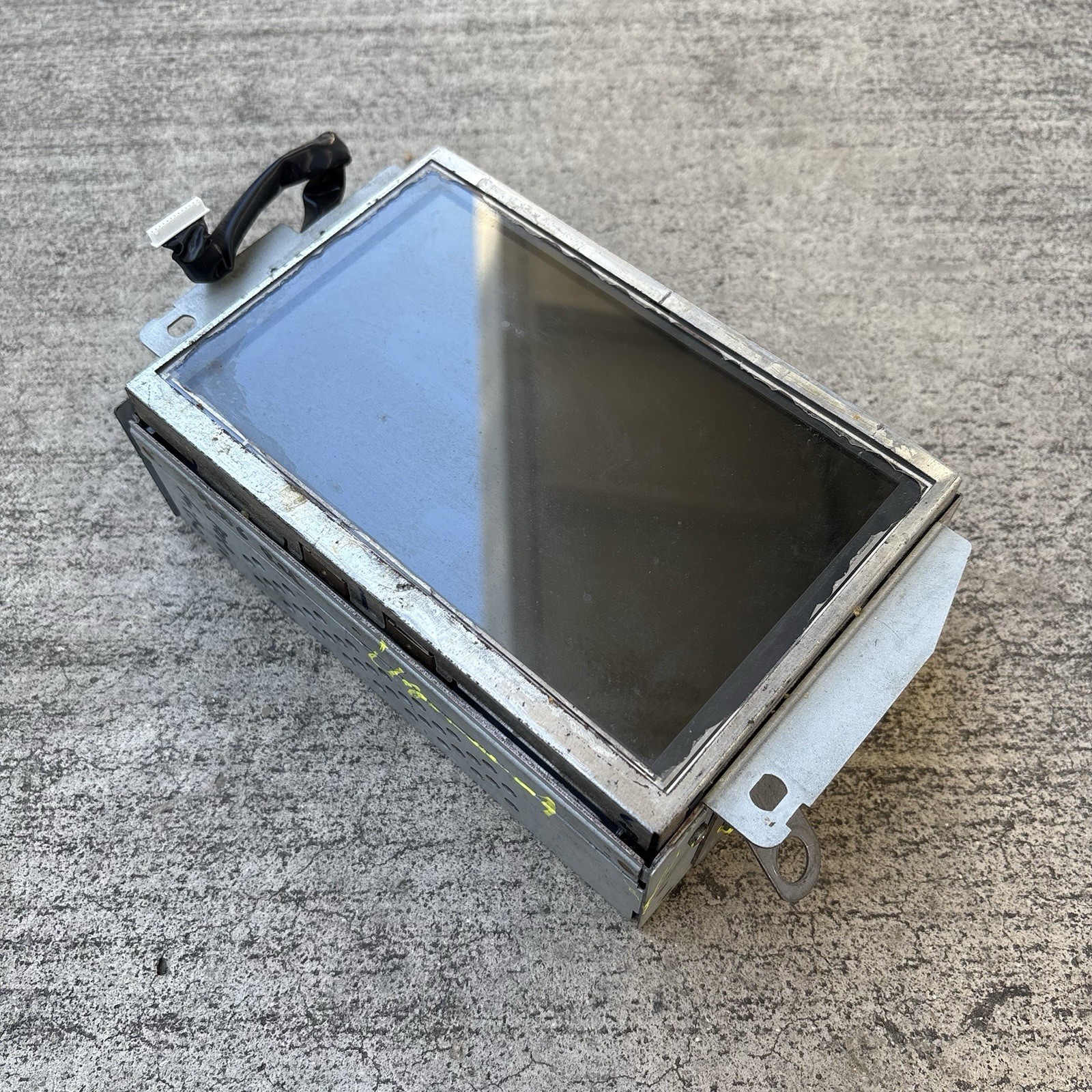 2006-2009 Toyota Prius MFD Dash Display Screen Radio 86110-47081 PARTS ONLY