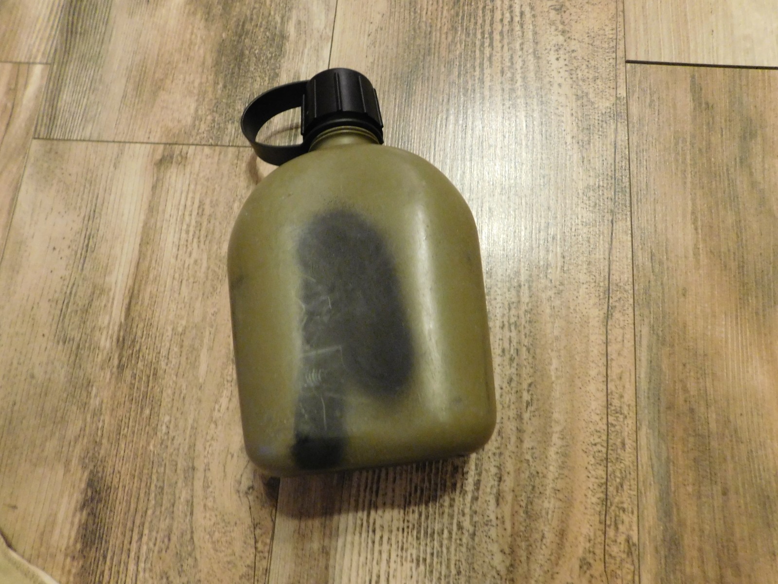 US MILITARY 1 QUART OD GREEN PLASTIC CANTEEN " US 1984 ZARN"