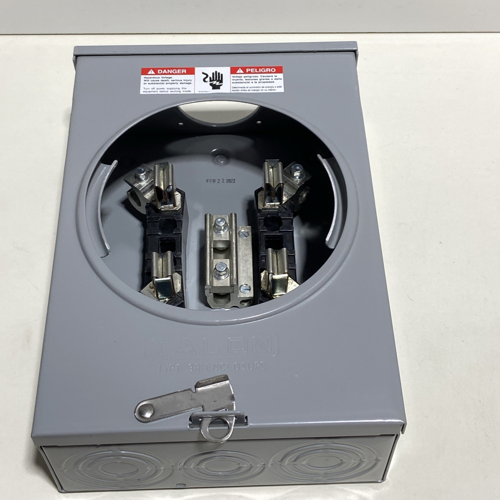 New! Talon UAT111-0G, 135 Amp 600 Volt 4 Terminal Ringless Meter Base