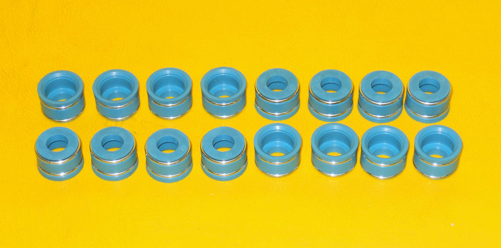 VITON VALVE SEALS 11/32" X 530"  327 350 383 400 CHEVY  302 351W FORD SBC SBF