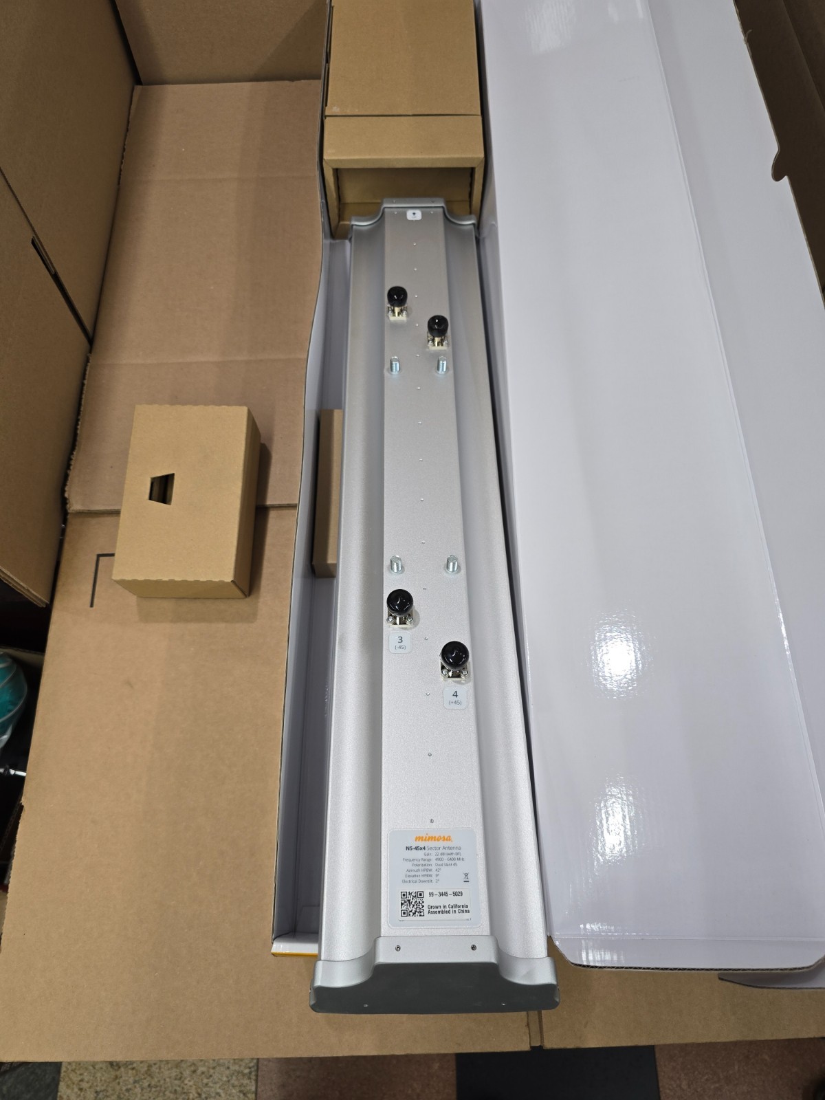 New Mimosa N5-45x4 Sector Antenna 4-Port 4.9–6.4GHz 19dBi Gain # 100-00084