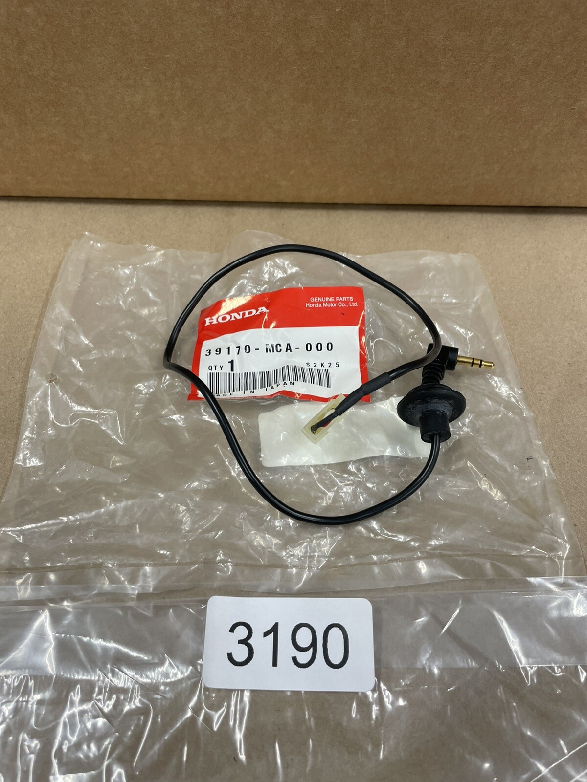 New OEM Honda 3.5mm Audio Auxiliary Cord GL1800 Goldwing F6B 39170-MCA-000