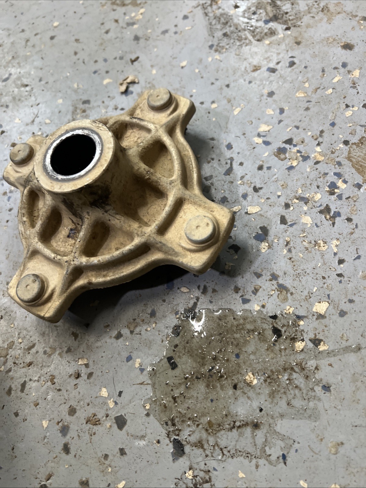 OEM 99-02 Kawasaki Prairie 400 4x4 Rear Back Wheel Right Or Left Hub 49030-1122