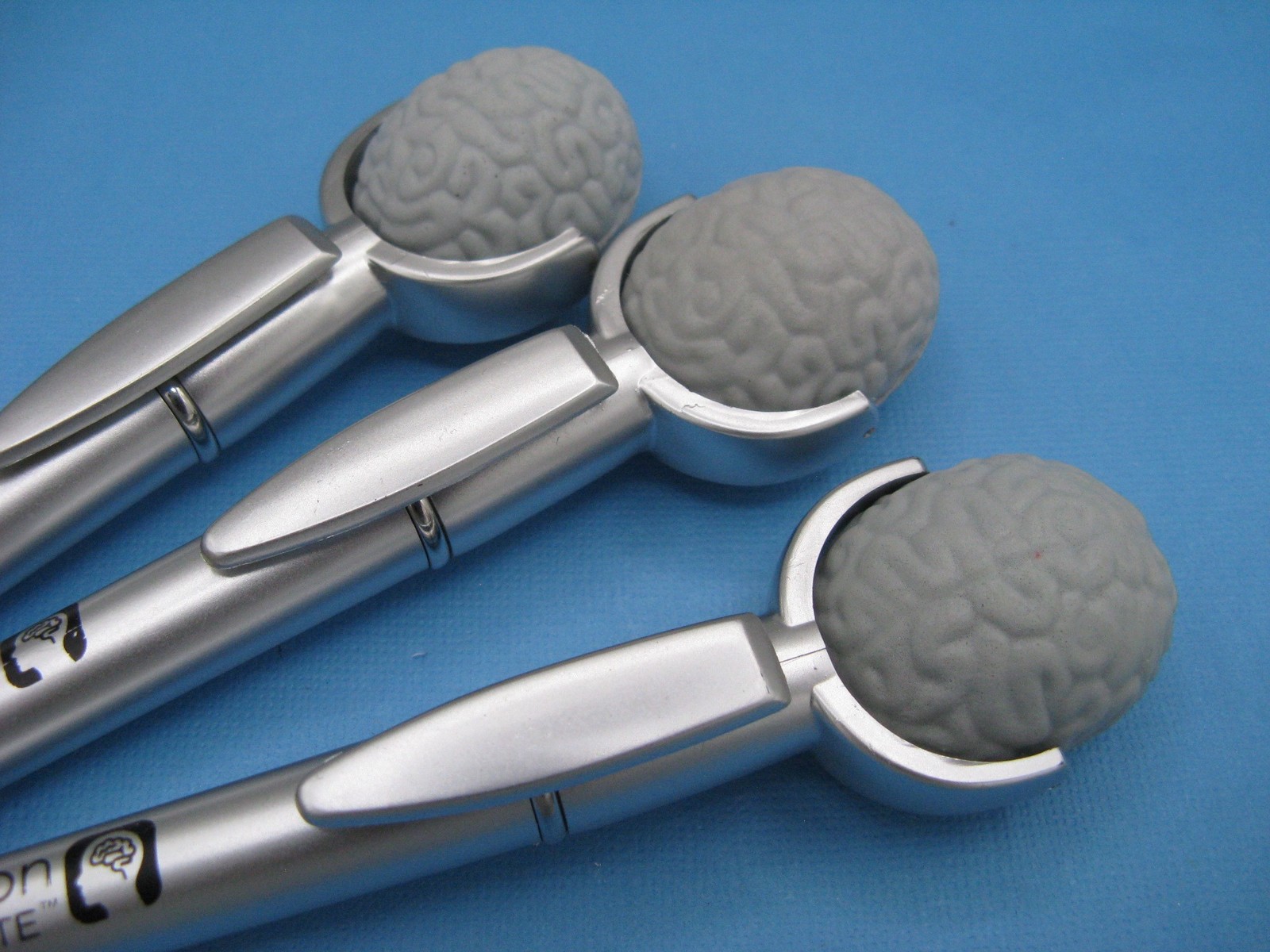 QR8 Cognition Business Drug Rep Lot 3 Pens Squishy Brain Stress Spin Fidget Toy