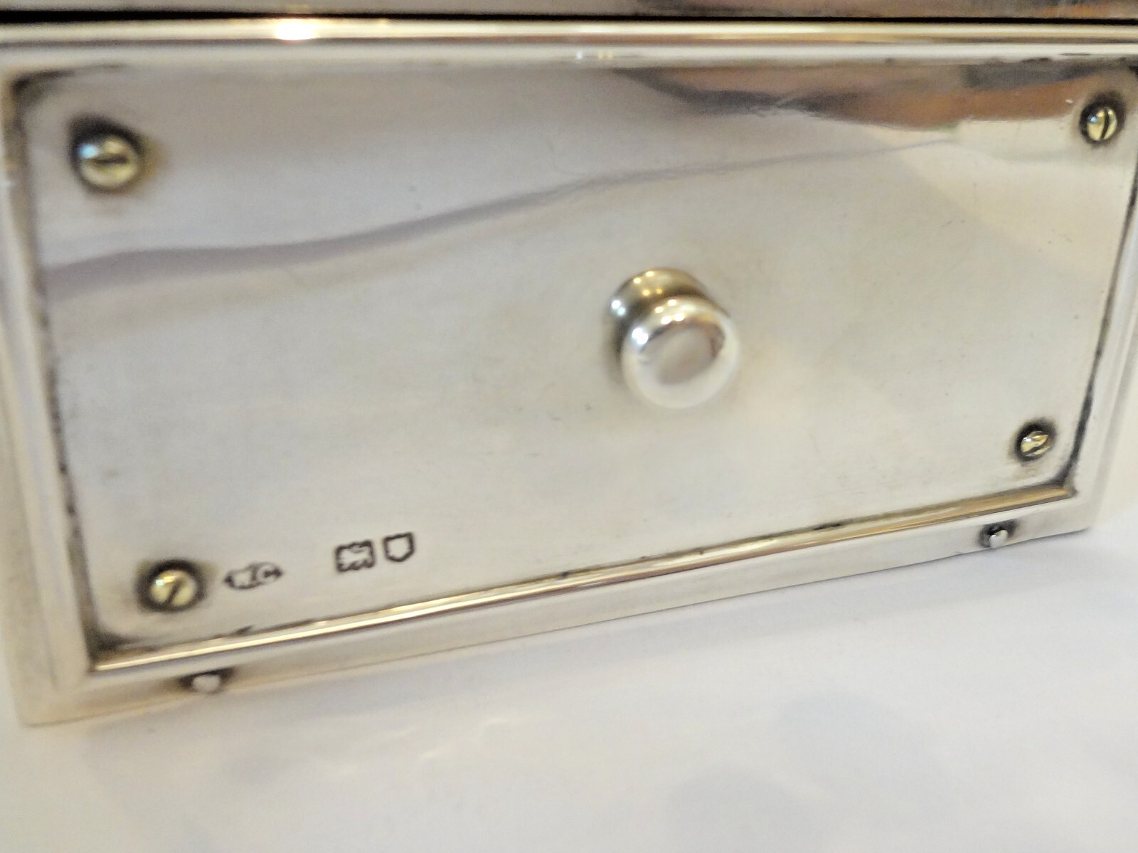 1902 William Comyns (London) Lined Sterling Silver Jewelry Ormolu Casket Box