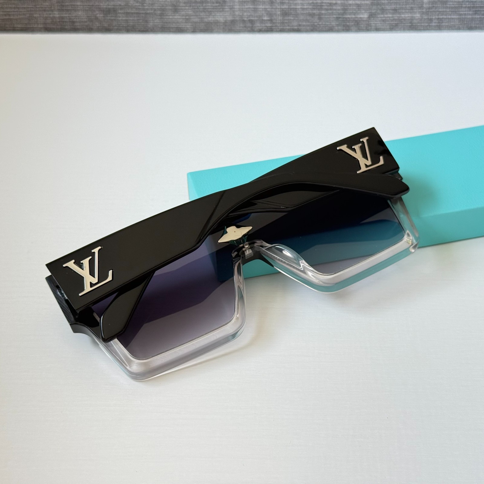 Louis Vuitton Z1736W Cyclone Sunglasses Black Swarovski Crystal