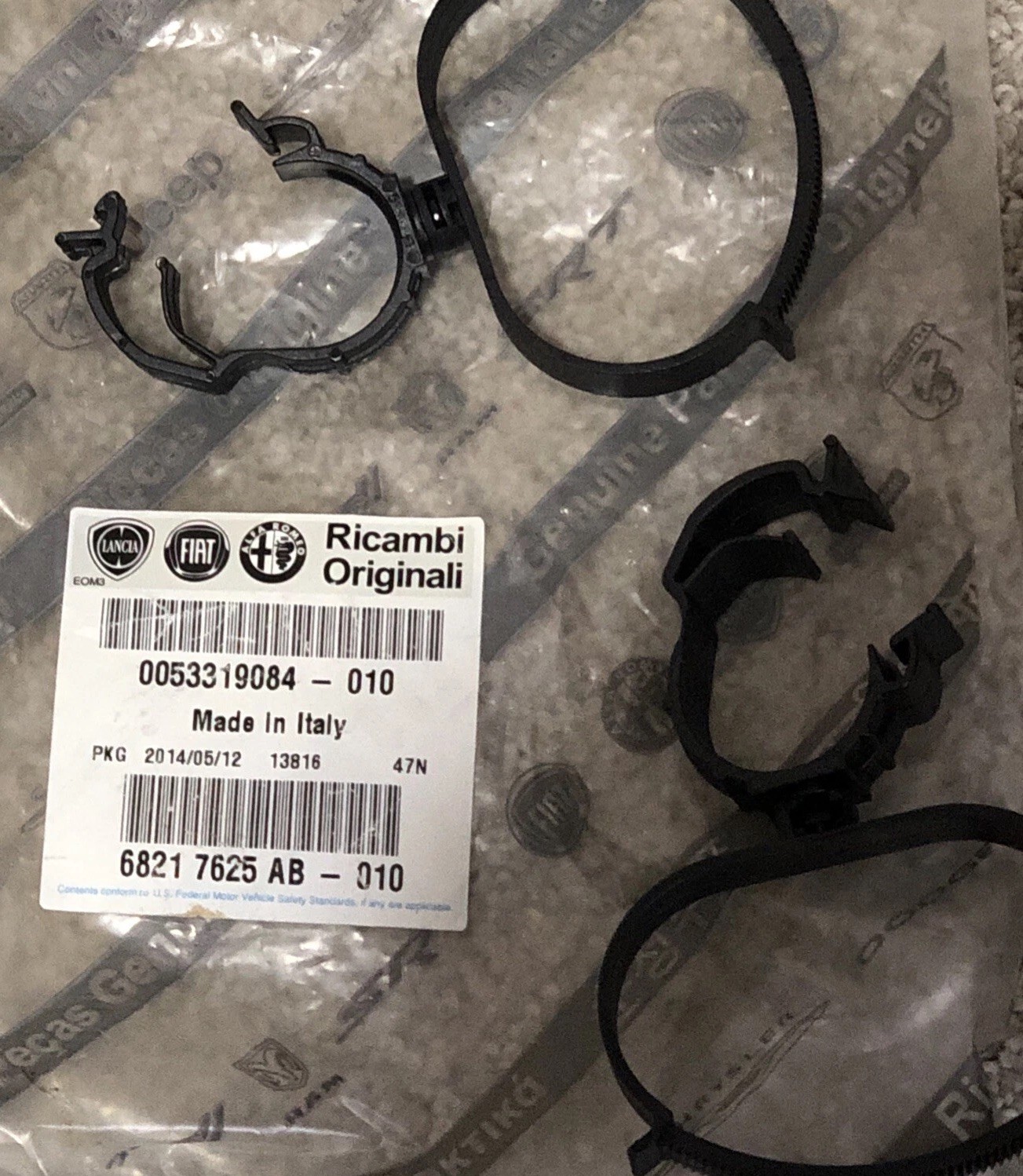 Mopar HVAC Heater Hose Retainer Clip 68217625ab Lot Of 9