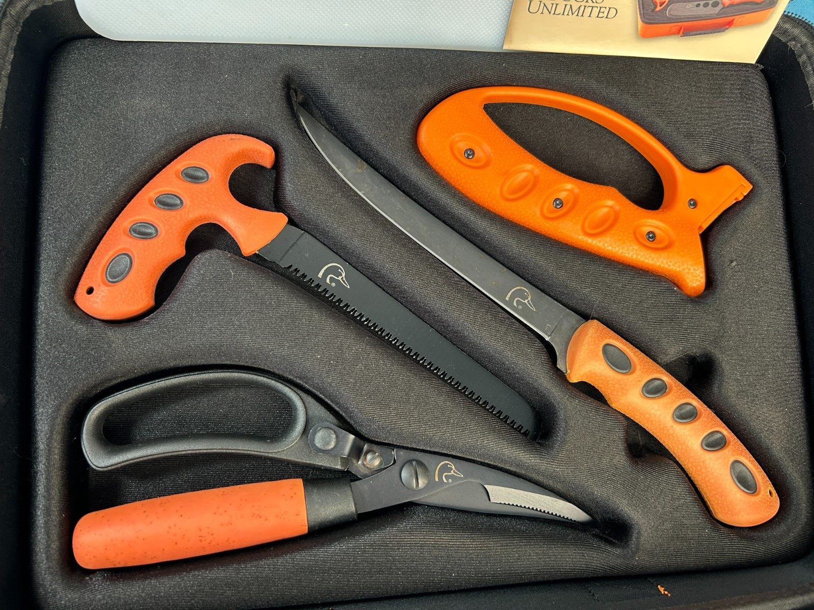 Ducks Unlimited 11 piece Field Dressing Game Kit Knife Steel Soft Sided Case