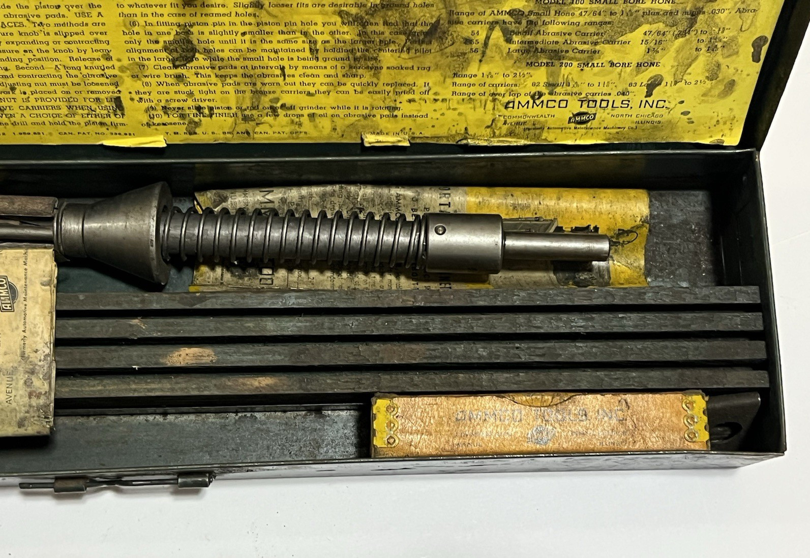 AMMCO Model 100 Vintage Small Bore Cylinder Hone Set in Box 47/64" - 1-5/16" USA