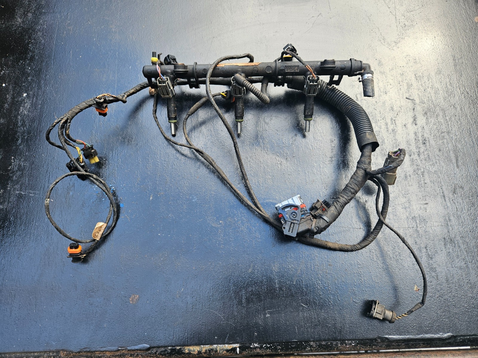 Sea Doo 2009 RXT 255 sc FUEL INJECTORS FUEL RAIL & WIRE HARNESS