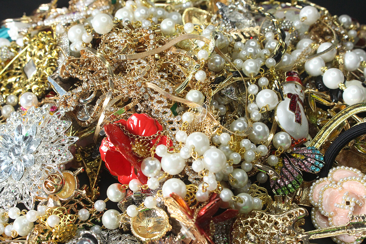 All the wearable items resold in the jewelry section are in perfect condition