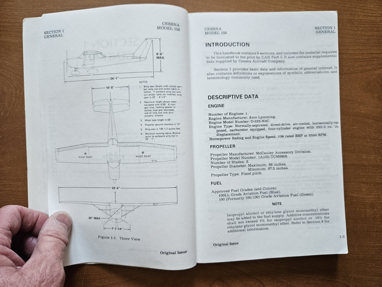 Cessna 1982 Model 152 Information Manual (1984 paperback)