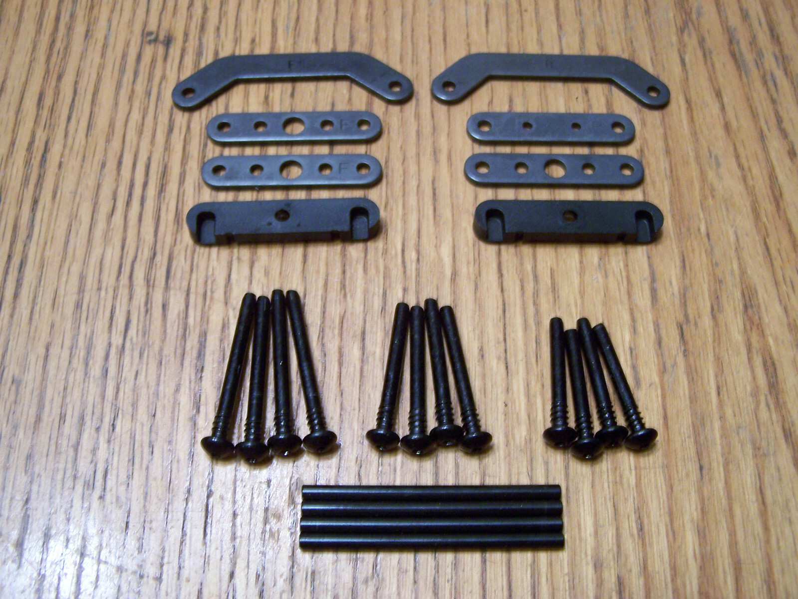 Fits Traxxas 1/10 Wide-Maxx A-Arm Screw Pins Bulkhead Tie Bar Hinge 89086-4