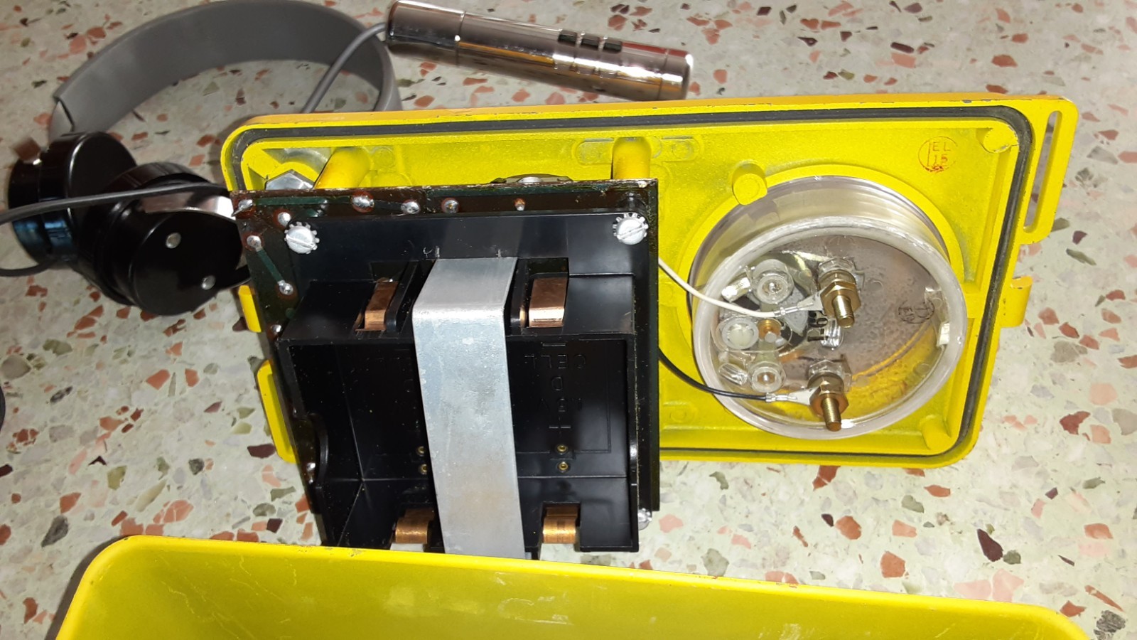 GEIGER COUNTER,, Item No. CDV-700,, model 6b, Lionel Electronic Lab, S/N 31755