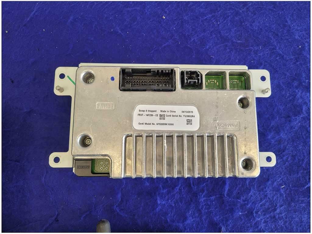 2015 Ford Mustang GT S550 Info-GPS-TV Screen Front Nav Receiver Faceplate 2709