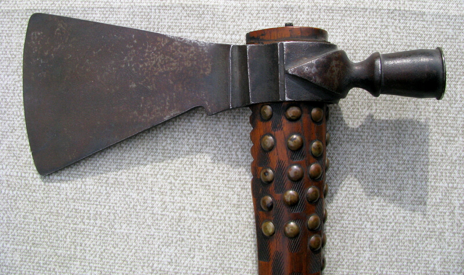 FINE ANTIQUE PLAINS INDIAN PIPE TOMAHAWK 100 TACKS/FILE BURNS 5 COLOR BEAD DROP