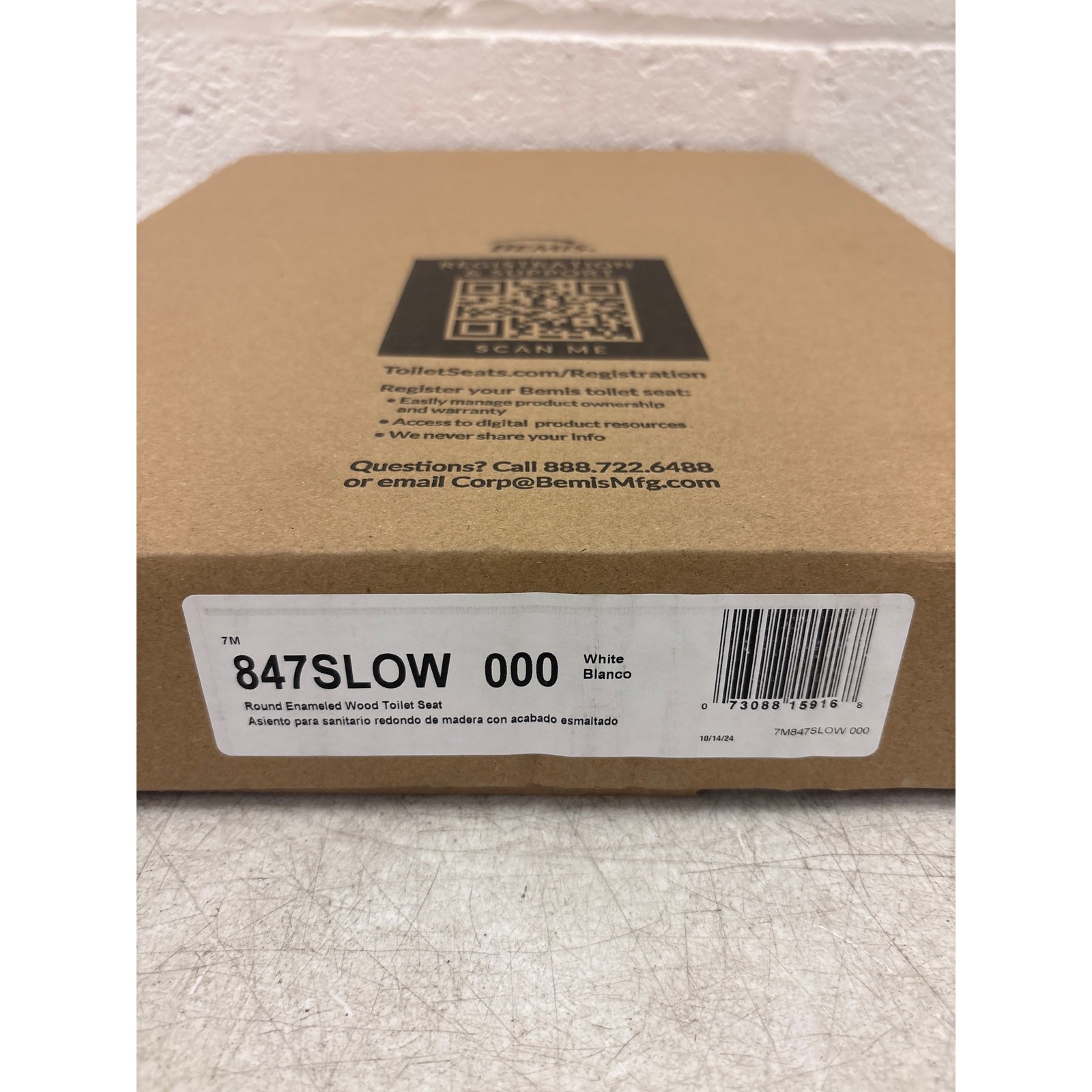 Mayfair Cassel Slow Close Toilet Seat, ROUND, Non Slip Premium Wood Seat