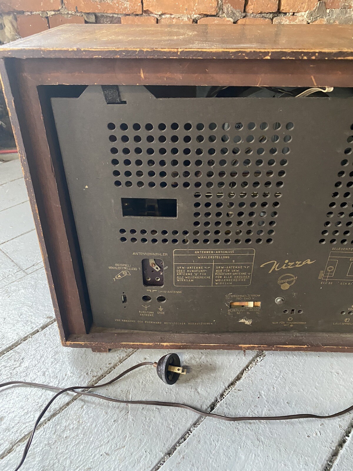 Nizza 3D H1054 3 Lautsprecher Radio Works!! 1954-55