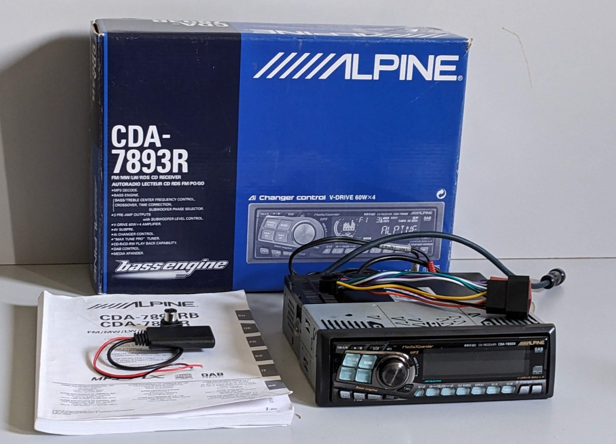 ALPINE CDA-7893R Car CD MP3 Receiver MediaXpander 4 X 60 WATT + BLUETOOTH