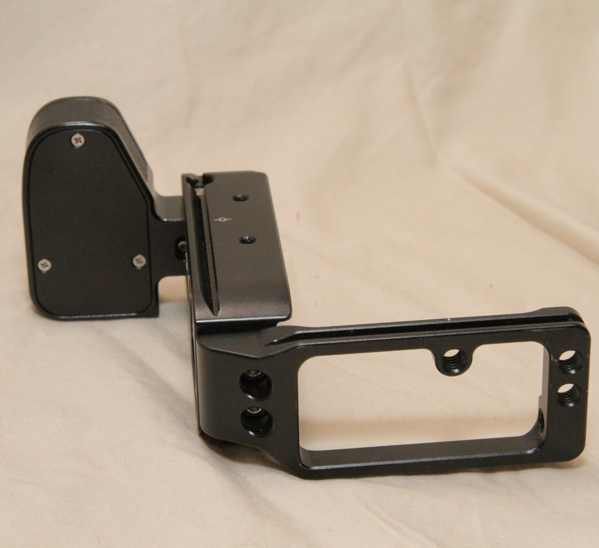 Smallrig Arca Swiss L Grip Tripod plate for Sony A7RIII